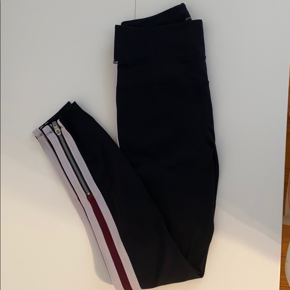 Spiritual Gangster Leggings- size medium